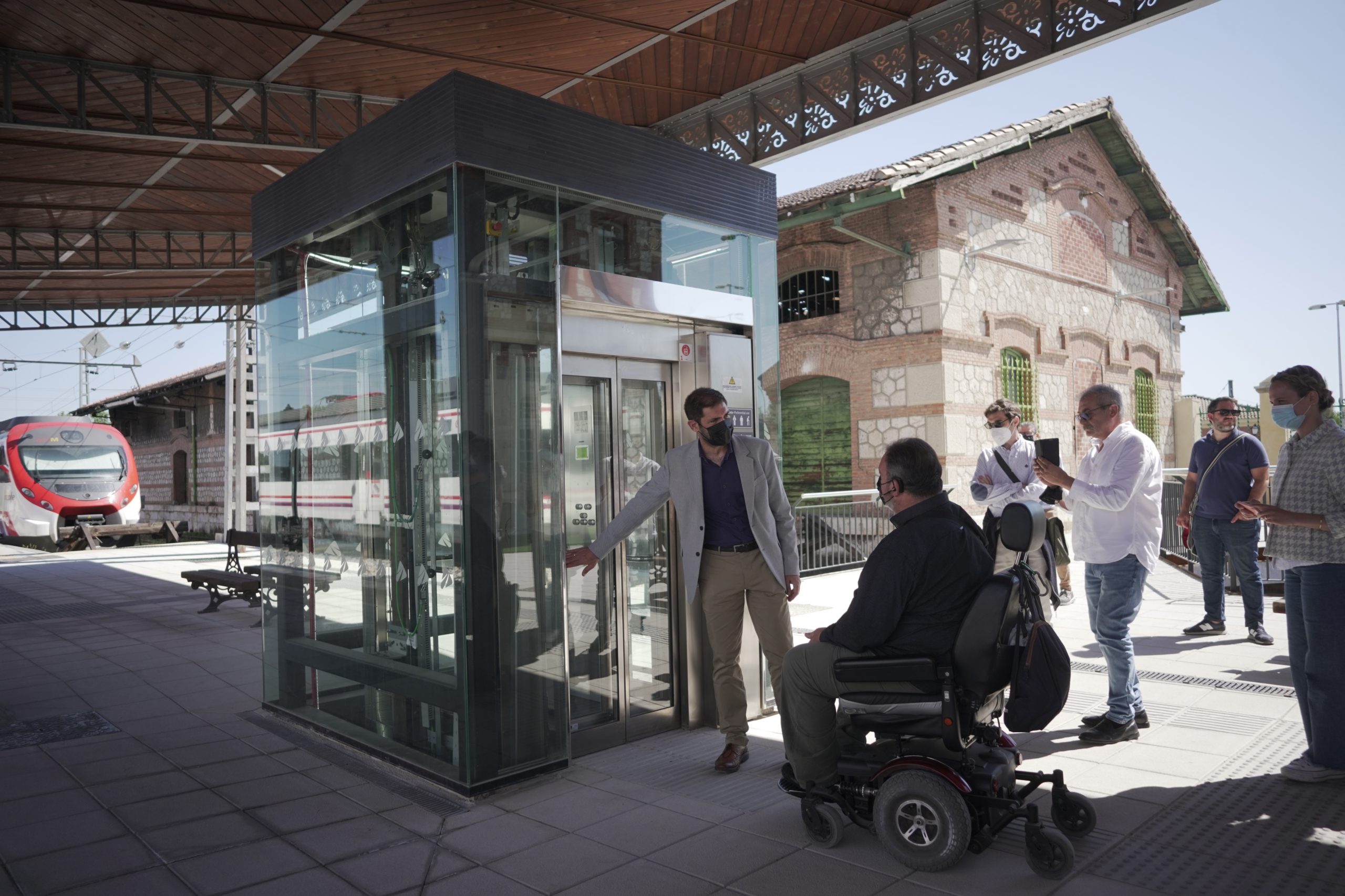 Puesta en servicio de los nuevos ascensores de la estación de Aranjuez